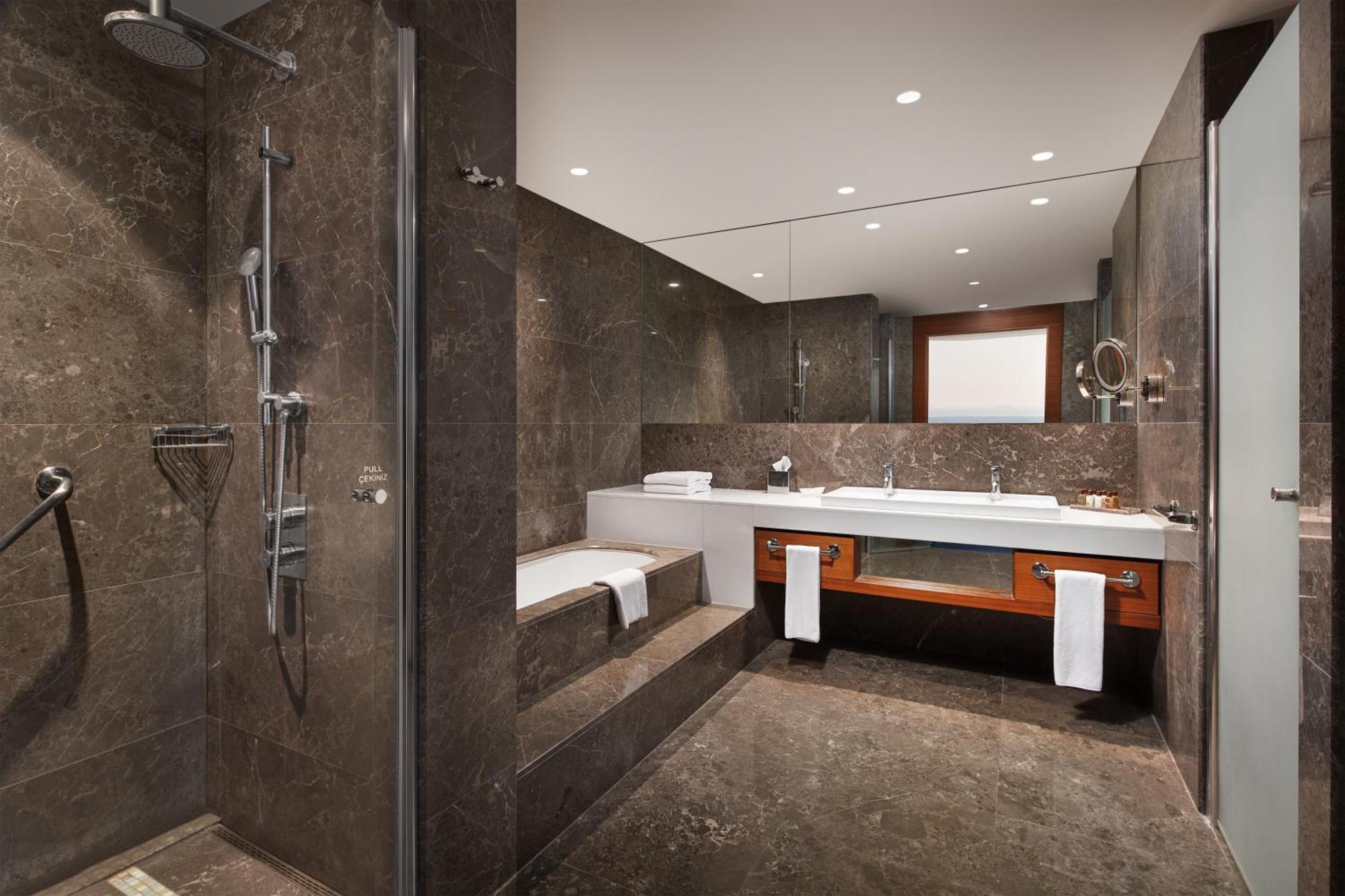 Sheraton Istanbul Atakoy Hotel Istambul Exterior foto Bathroom
