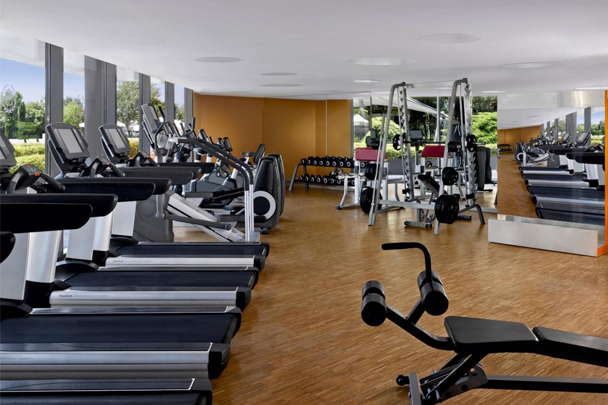 Sheraton Istanbul Atakoy Hotel Istambul Exterior foto The gym at the Westin
