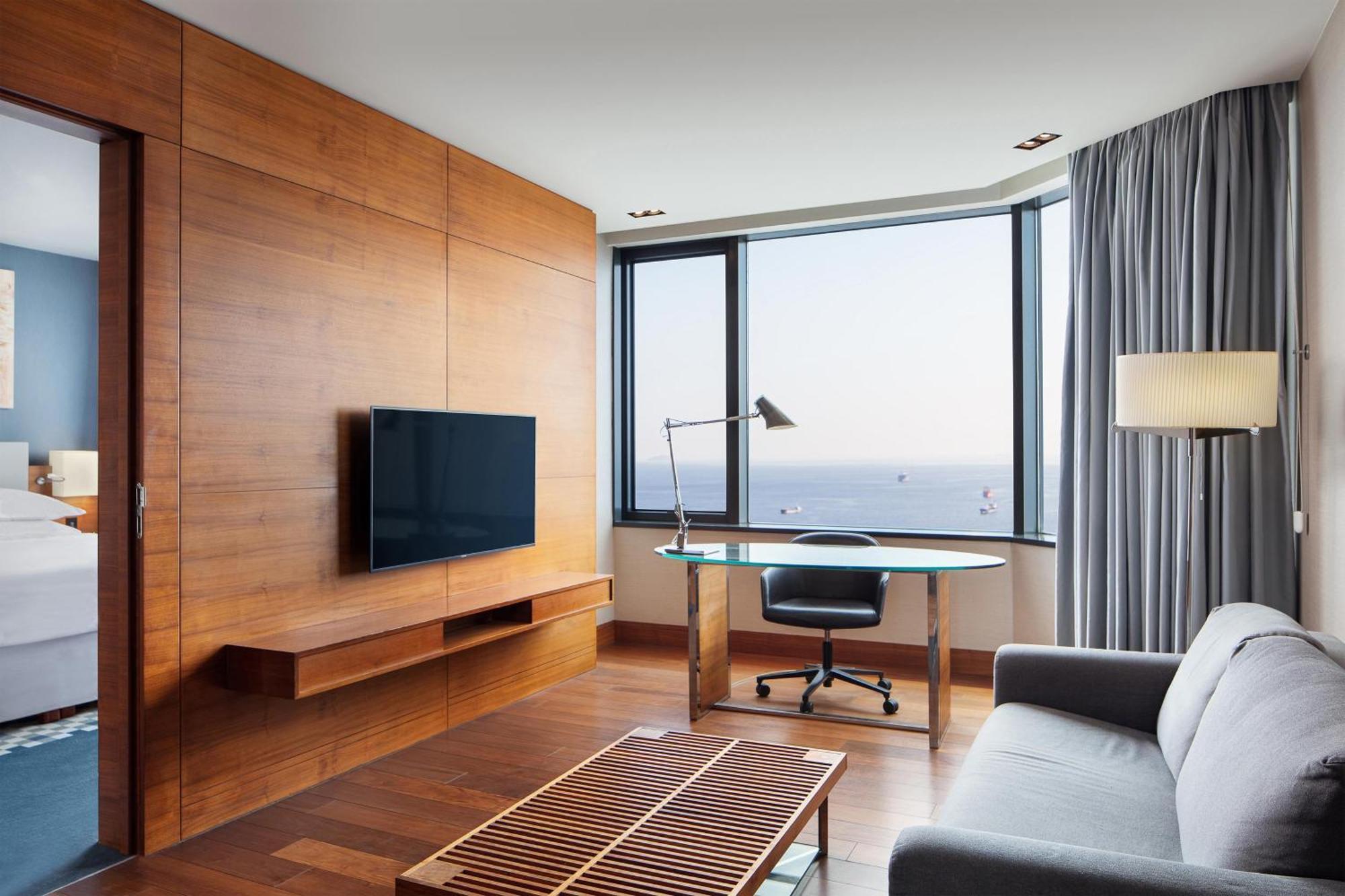 Sheraton Istanbul Atakoy Hotel Istambul Exterior foto A suite at the hotel